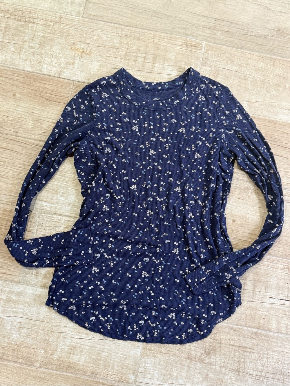 Aerie Real Soft Raw Hem/Distressed Floral Long Sleeve Top Size S Like New